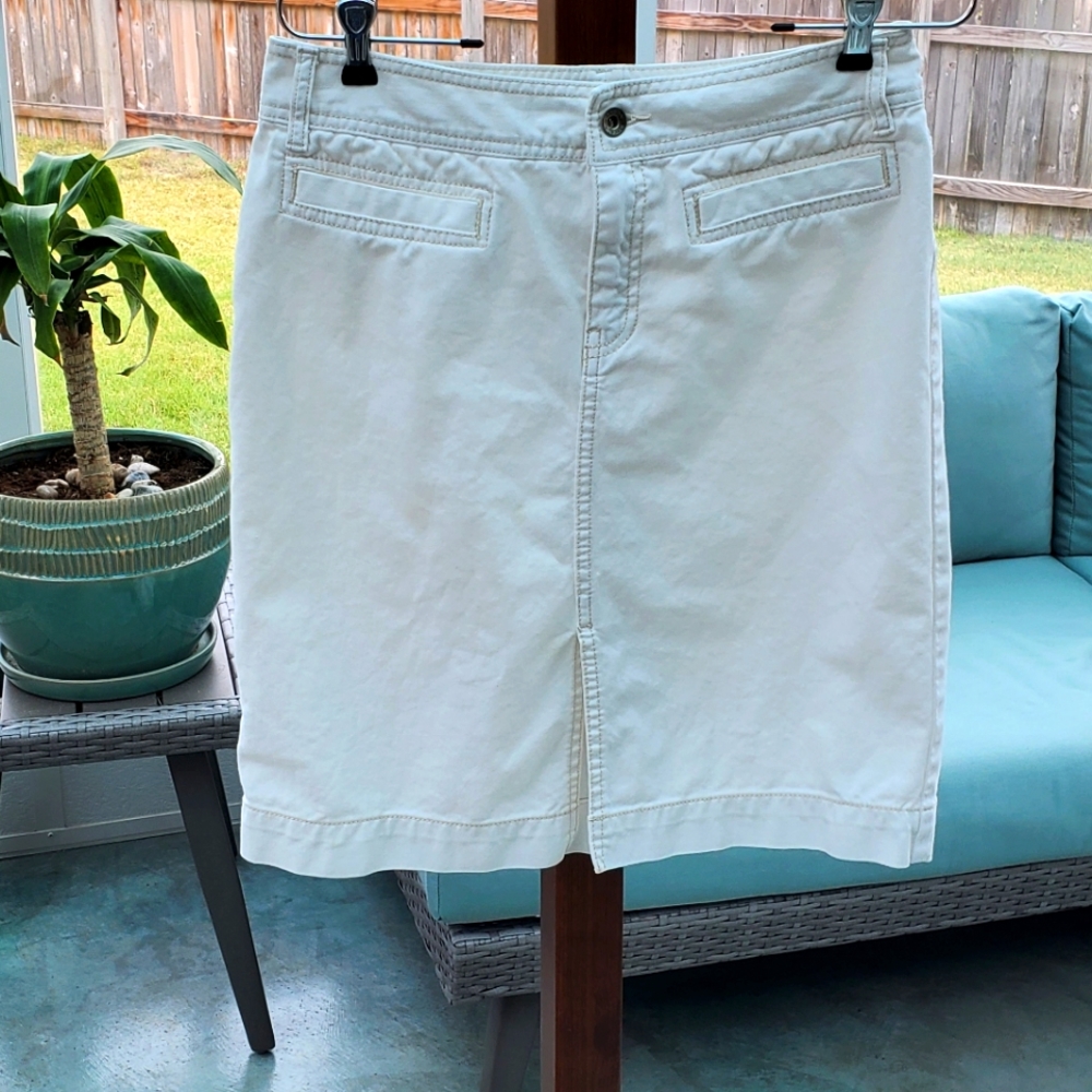 Banana Republic white skirt size 6
